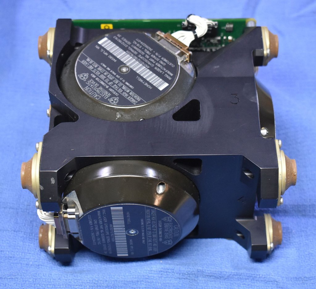 honeywellgg1320rlgbasedinertialplatformtopview2.jpg